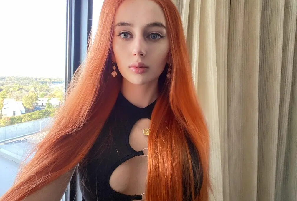 Escort Model Julia Redr - 5