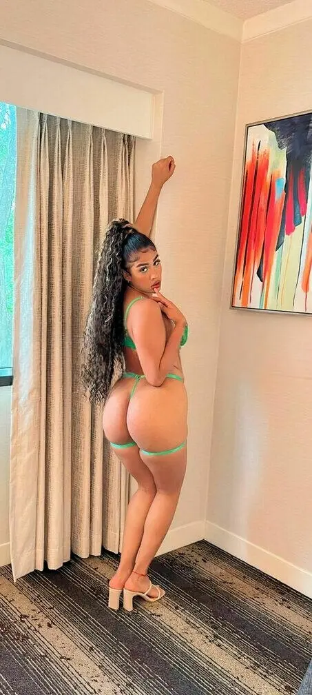 Escort Model Karolay - 3