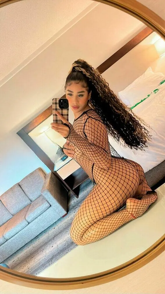 Escort Model Karolay