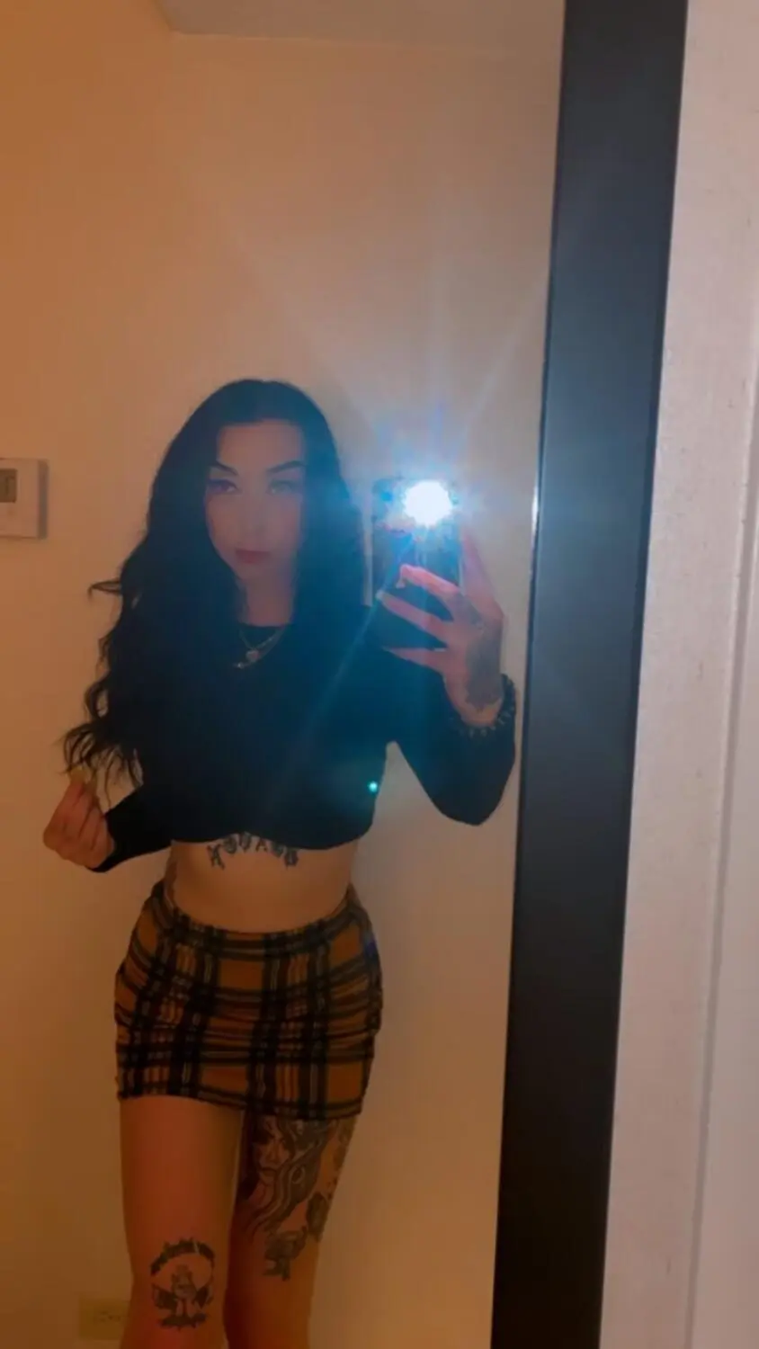 Escort Model Katie - 5
