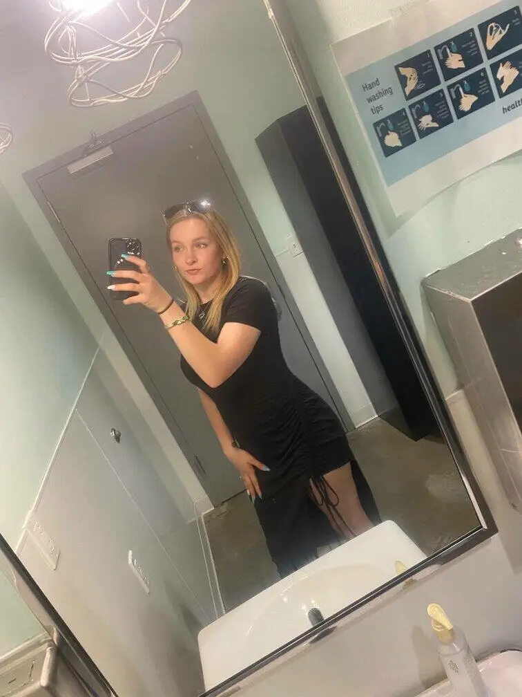 Escort Model Kienzie Shay - 4