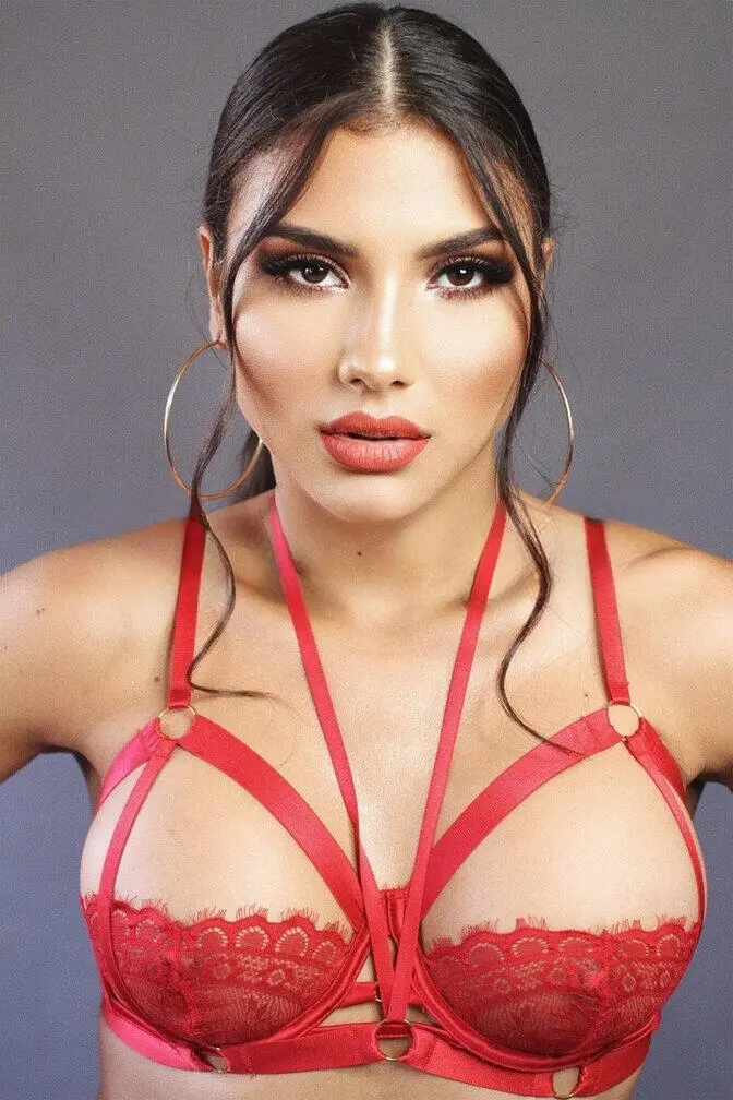 Escort Model Laia