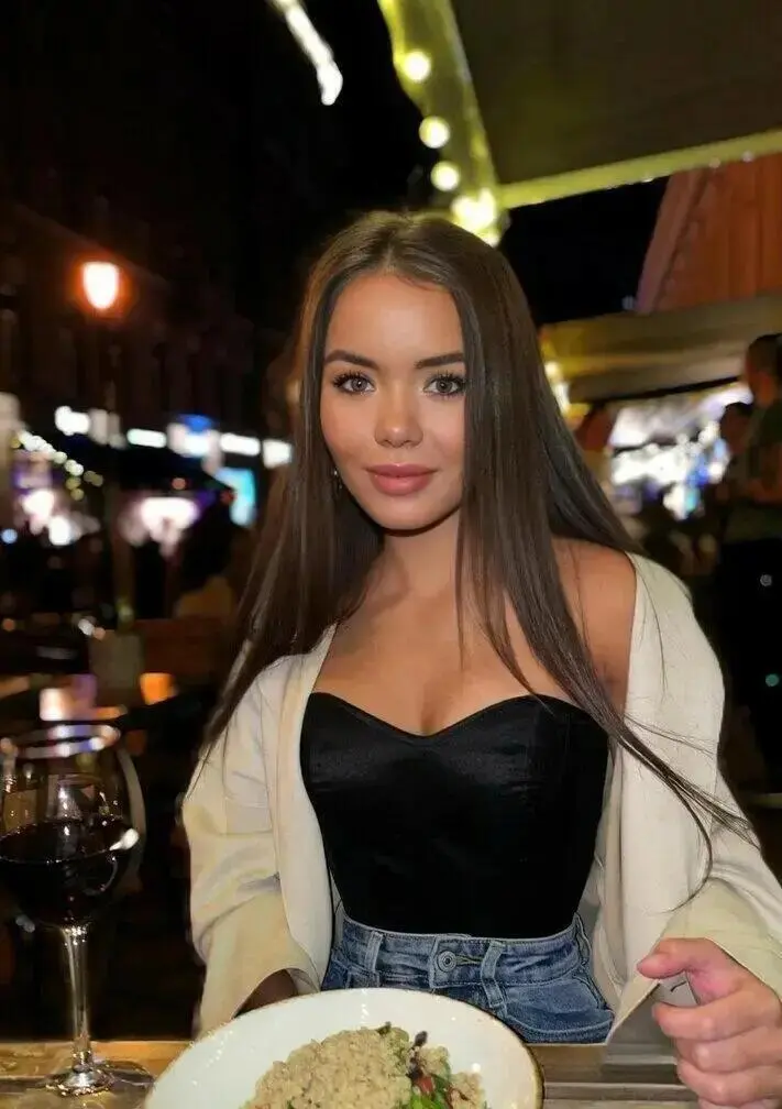 Escort Model Laila - 2