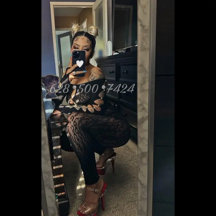 Escort Model Latinuh Mamii - 4
