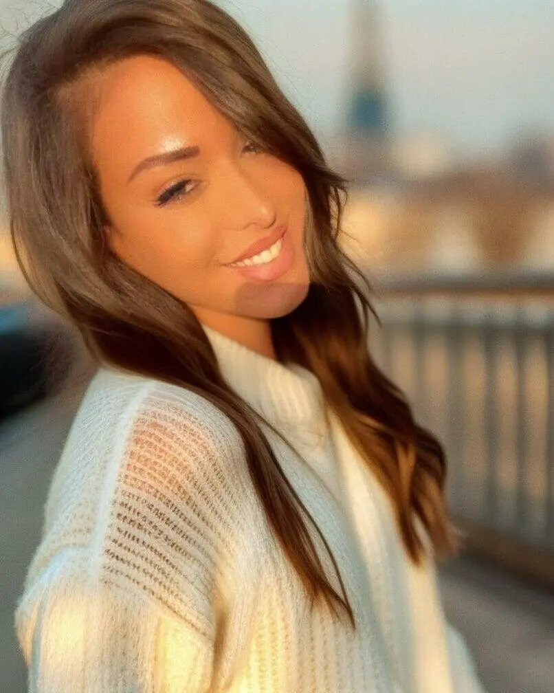 Escort Model Layla Sin - 5