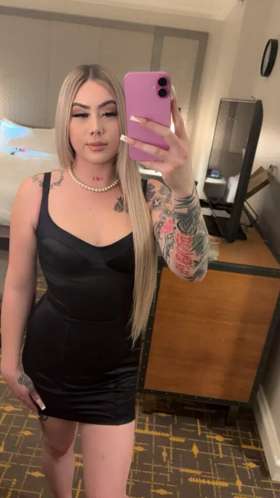 Escort Model Leena