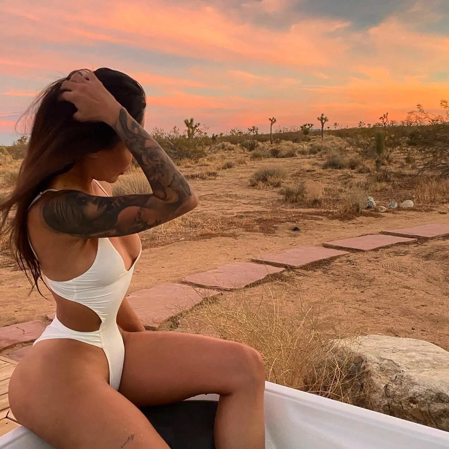 Escort Model LelaStarTM - 8