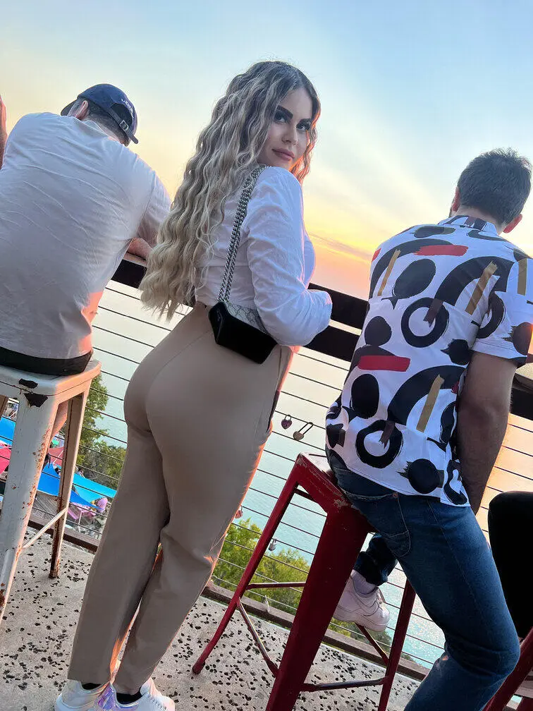 Escort Model Lia - 4