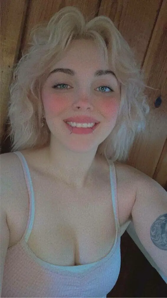 Escort Model Lillian Lust
