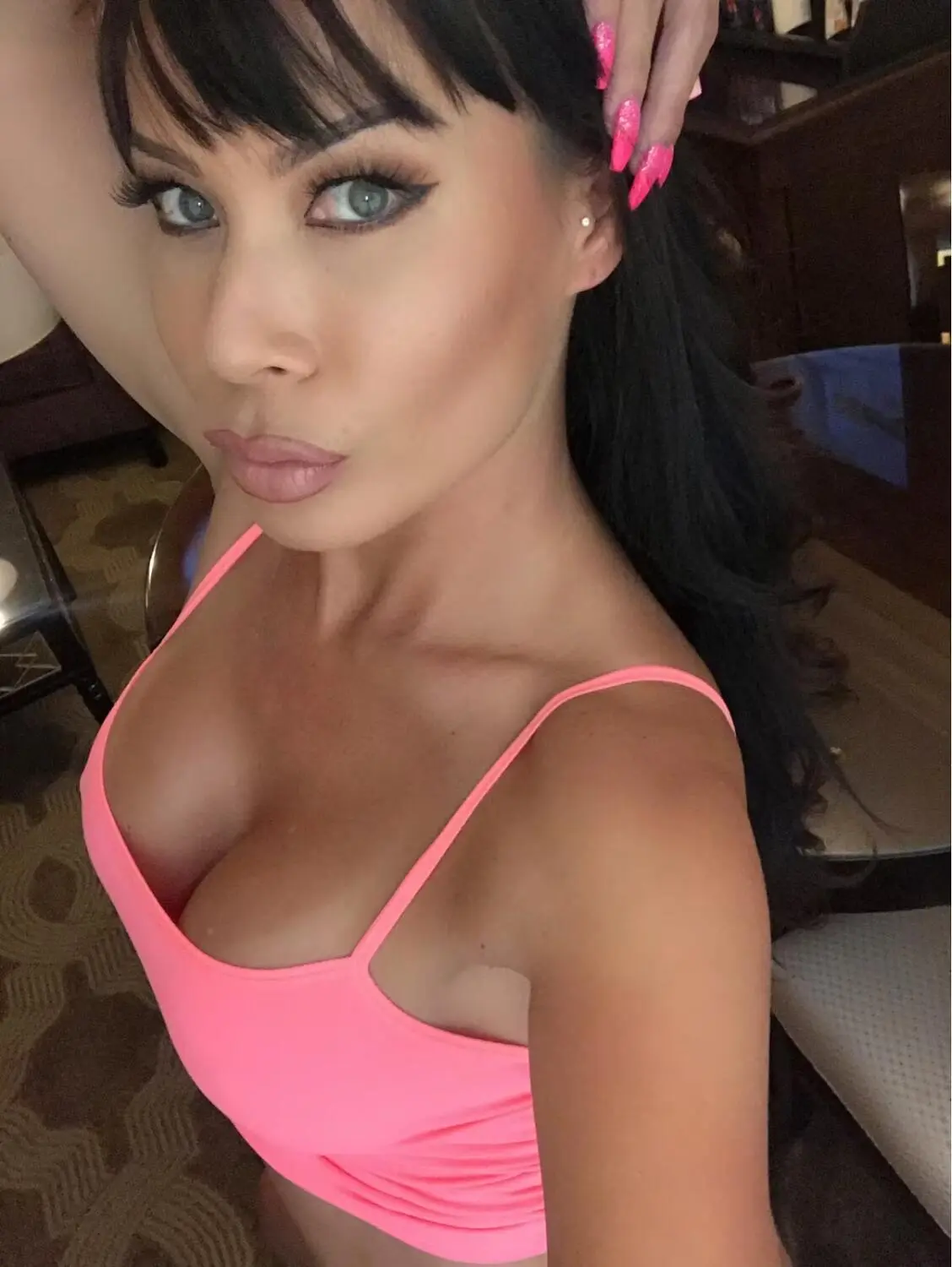 Escort Model Lindsey - 2