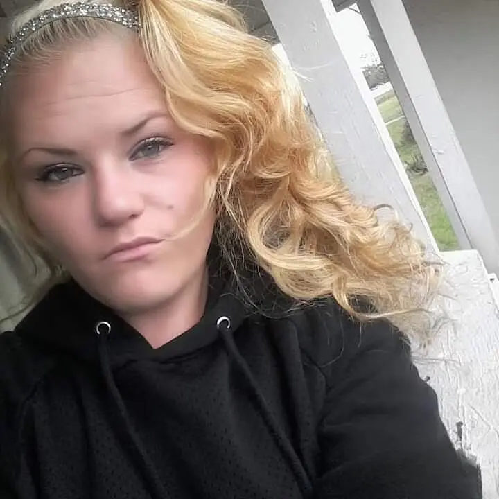Escort Model Maci