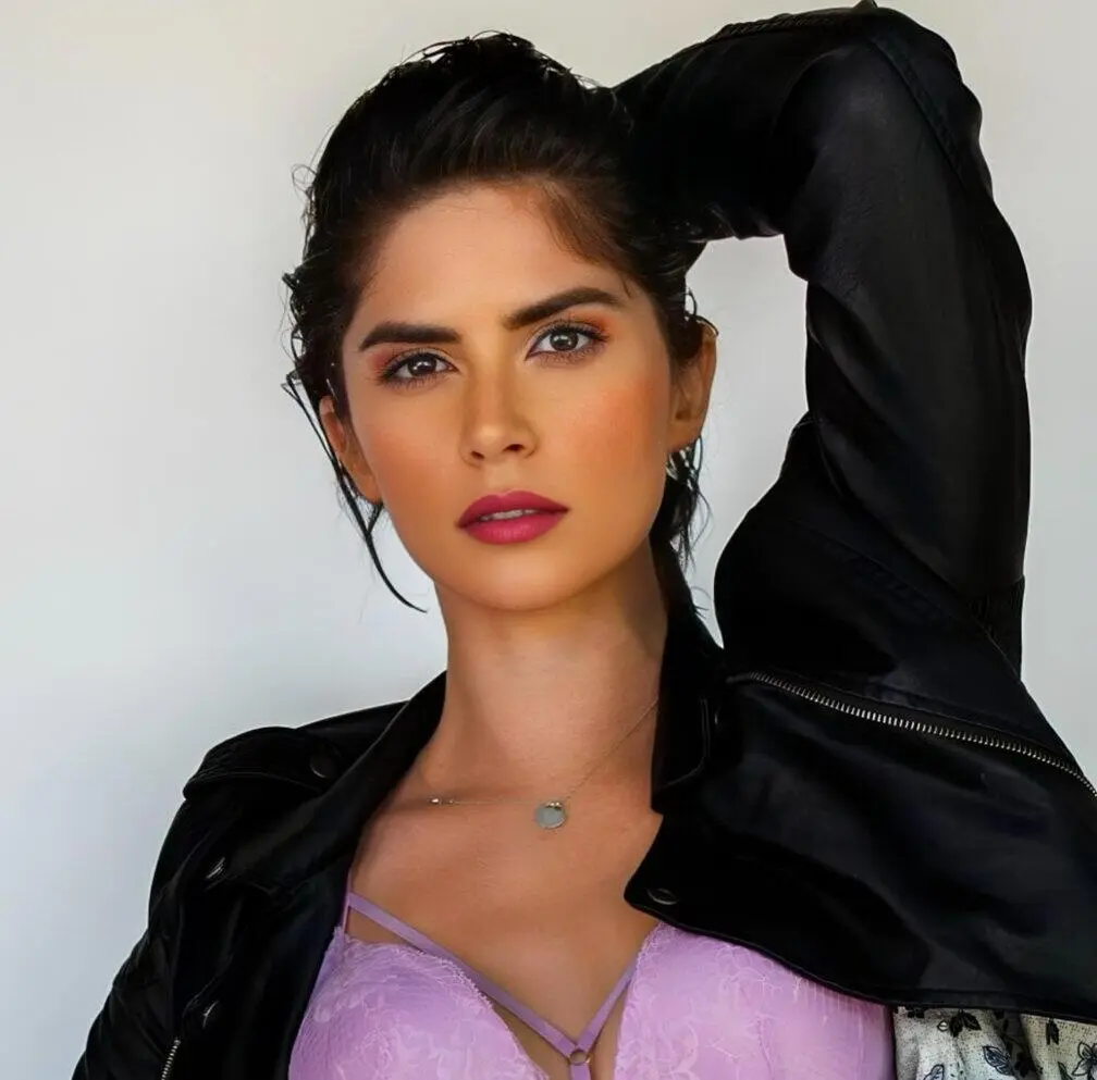 Escort Model Maddy Haze
