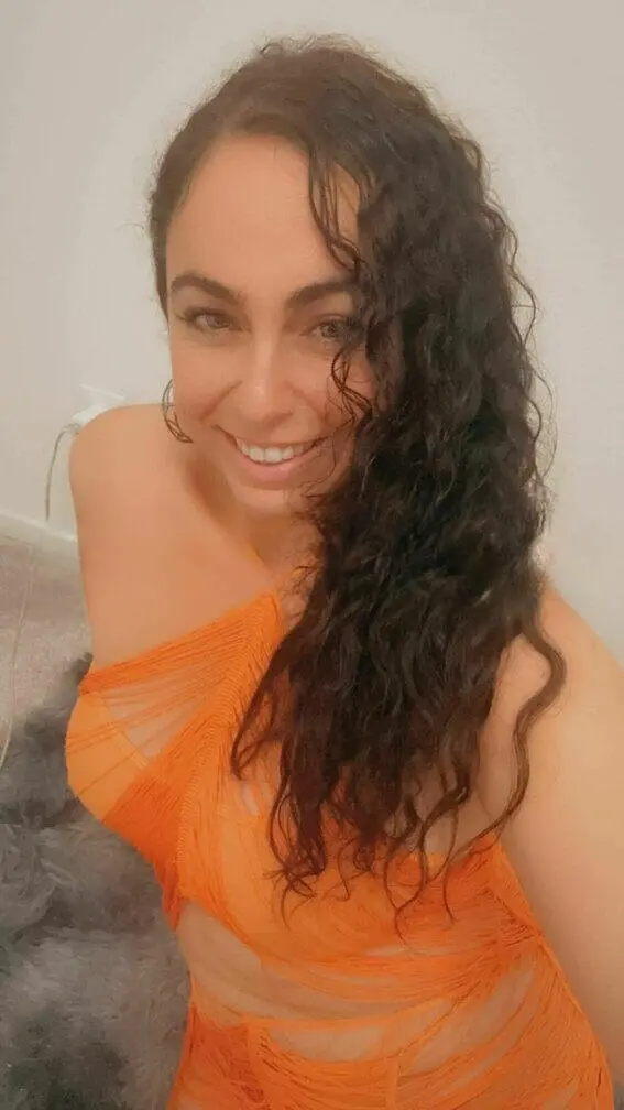 Escort Model Maya Moda