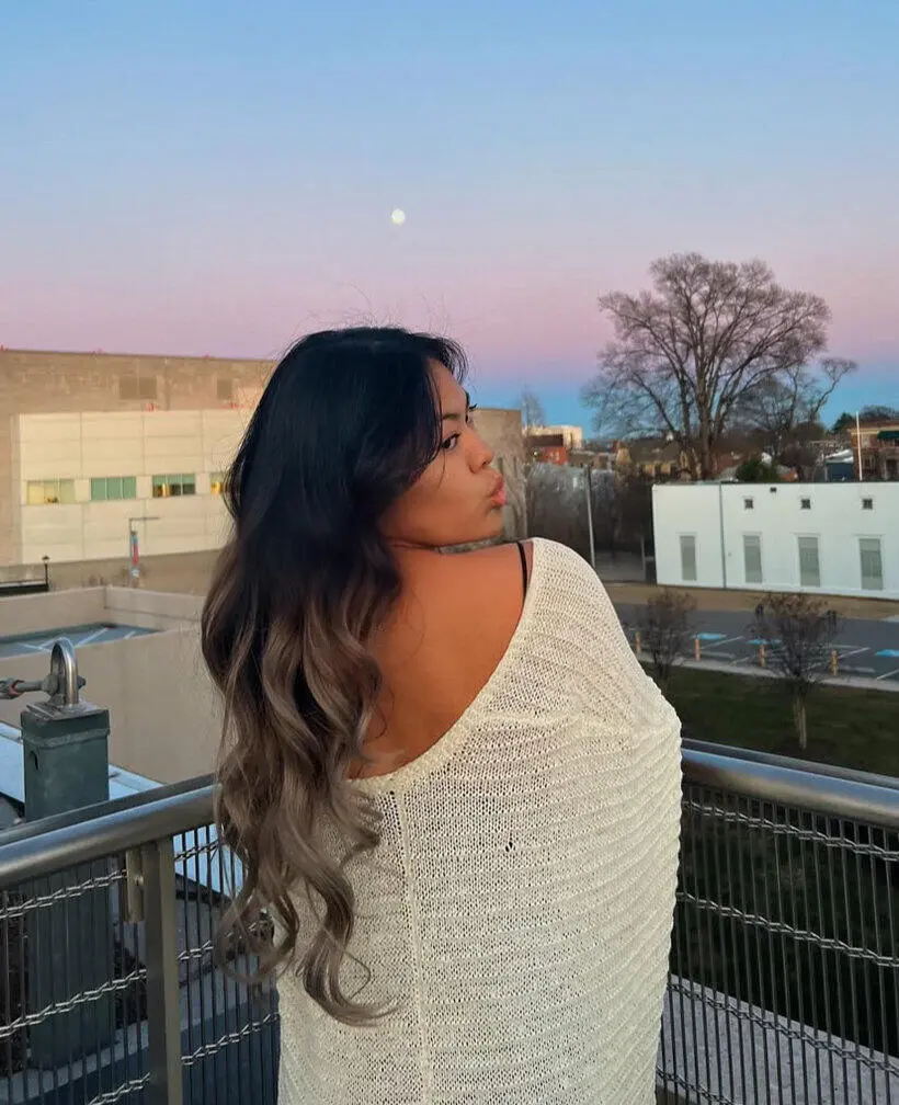 Escort Model Mei - 5