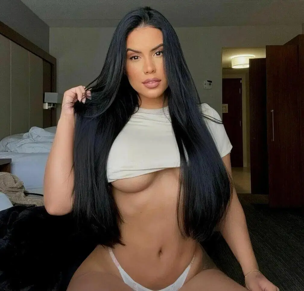 Escort Model Melissa Nunes - 5