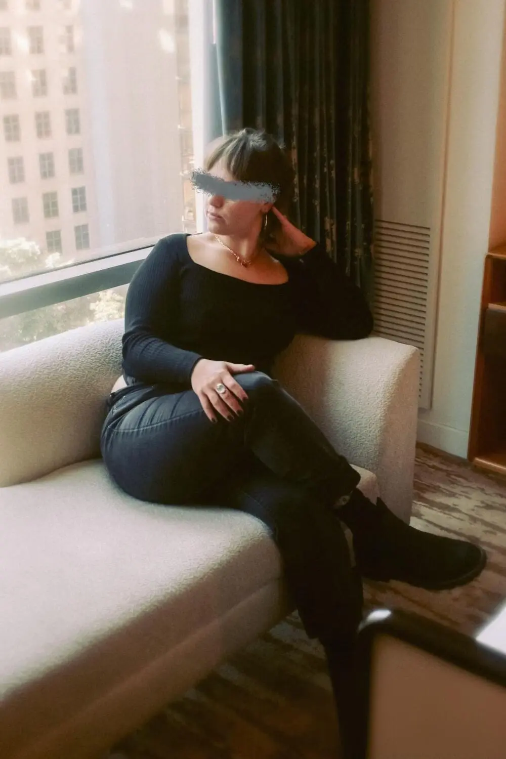 Escort Model Mia Grey - 3