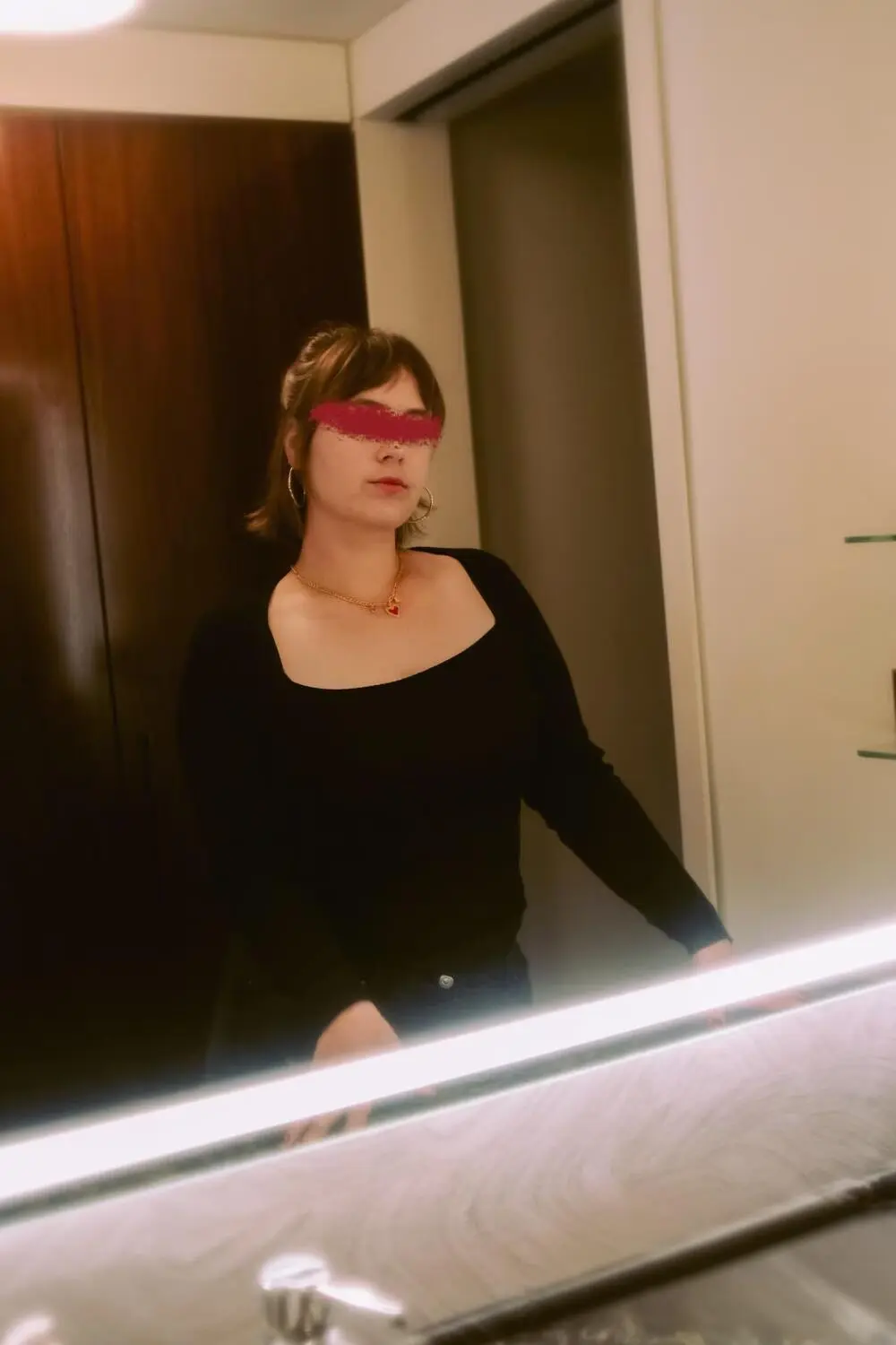 Escort Model Mia Grey - 4