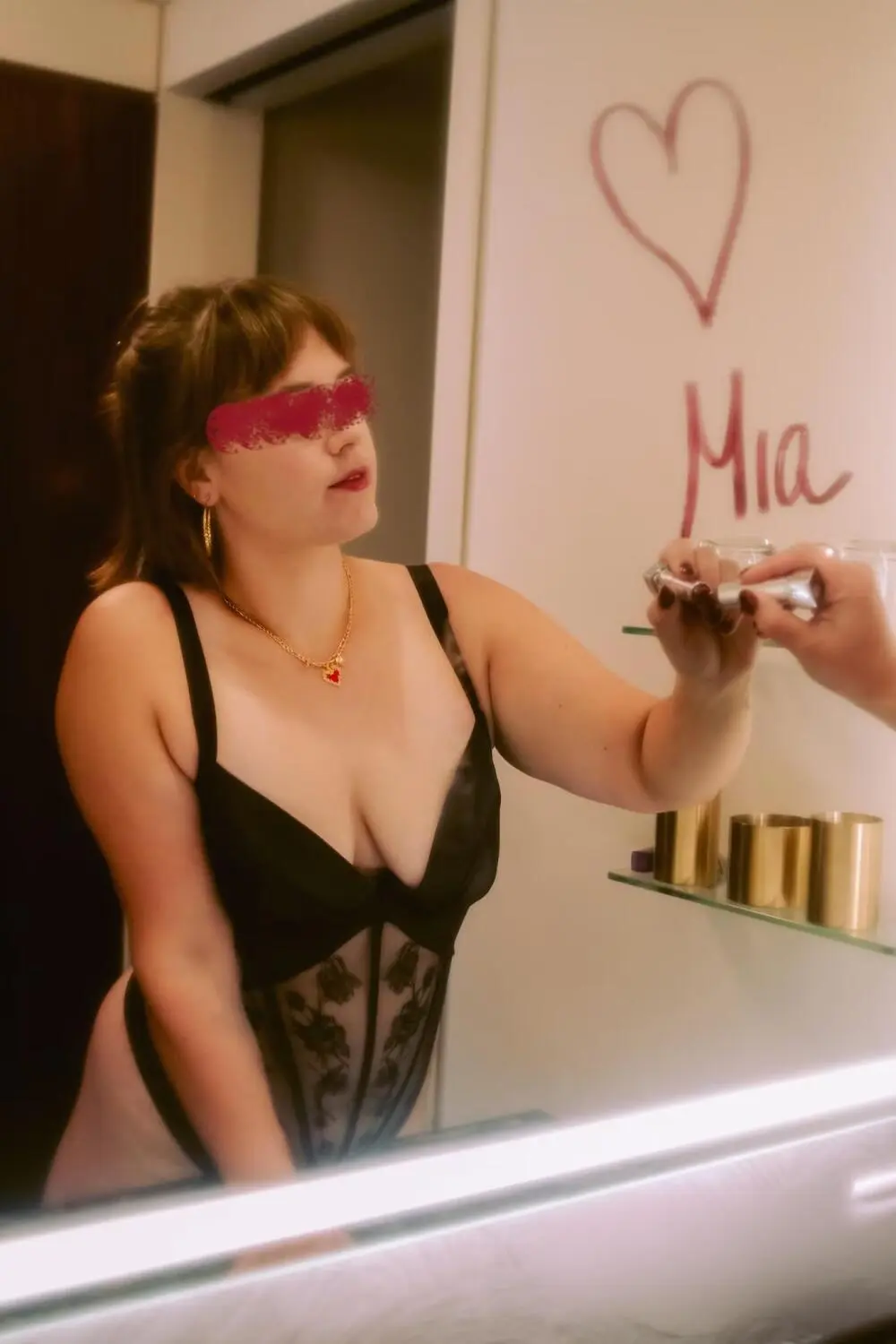Escort Model Mia Grey