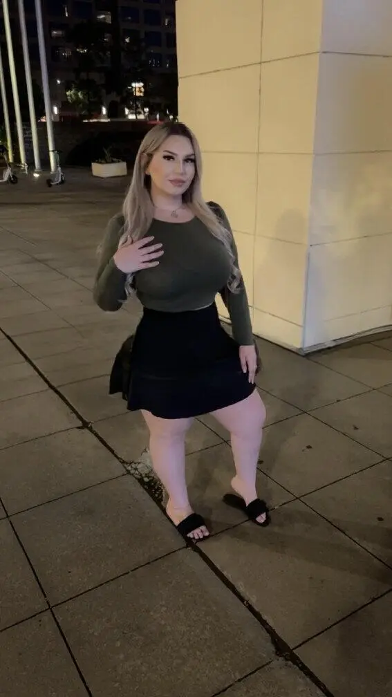 Escort Model Nadia - 2