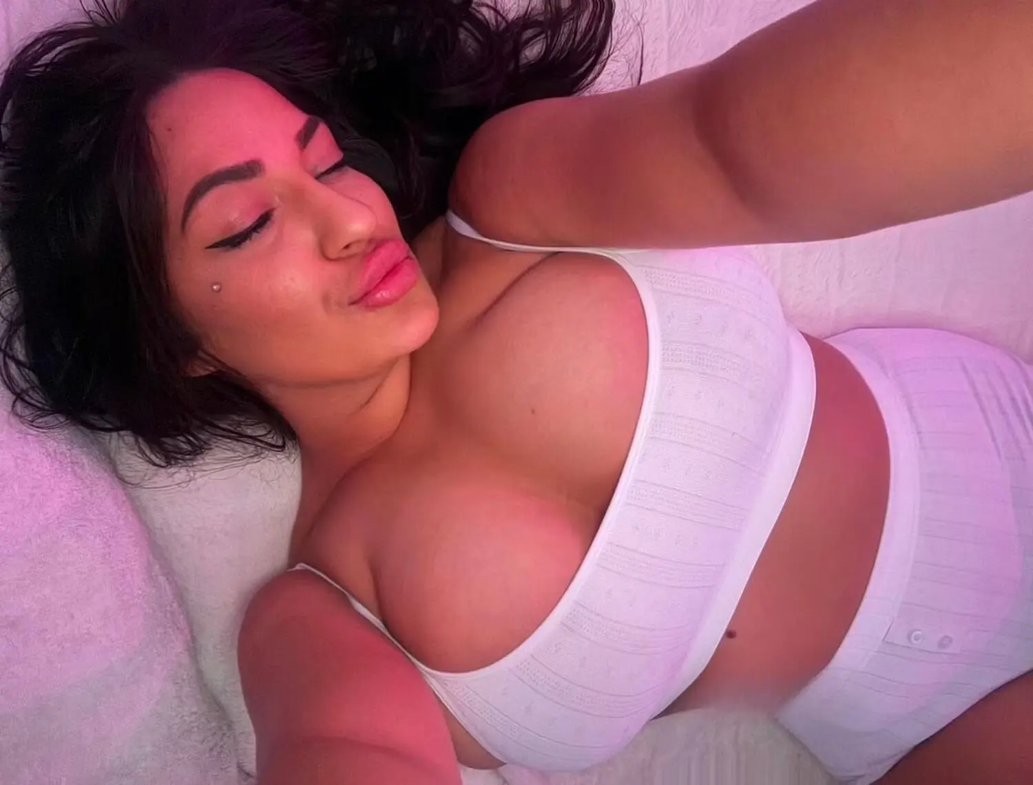 Escort Model Nancy - 3
