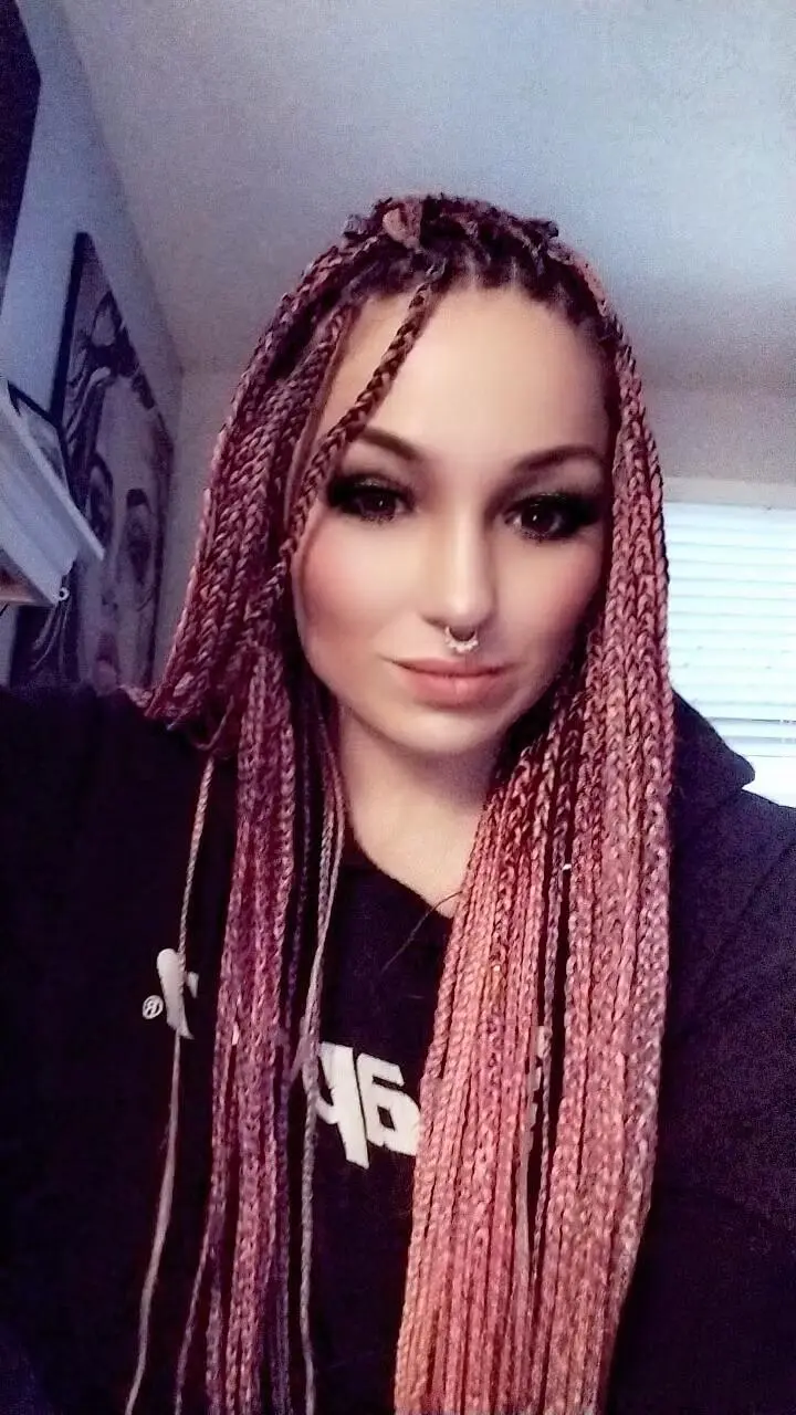 Escort Model Naomi North - 2