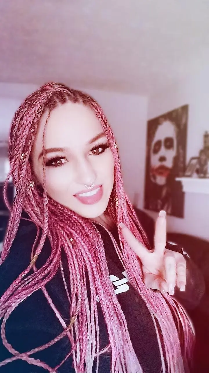 Escort Model Naomi North