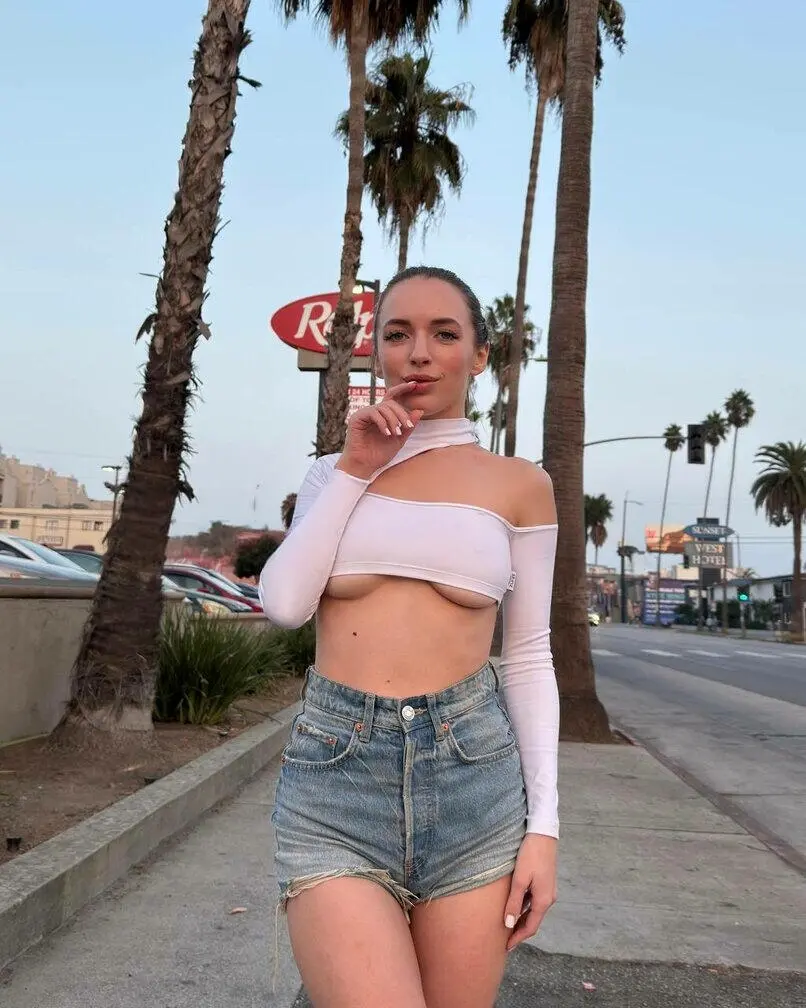 Escort Model Naughty Eve