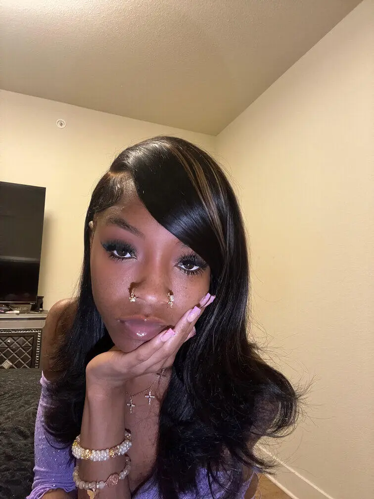 Escort Model NEVAEH - 5