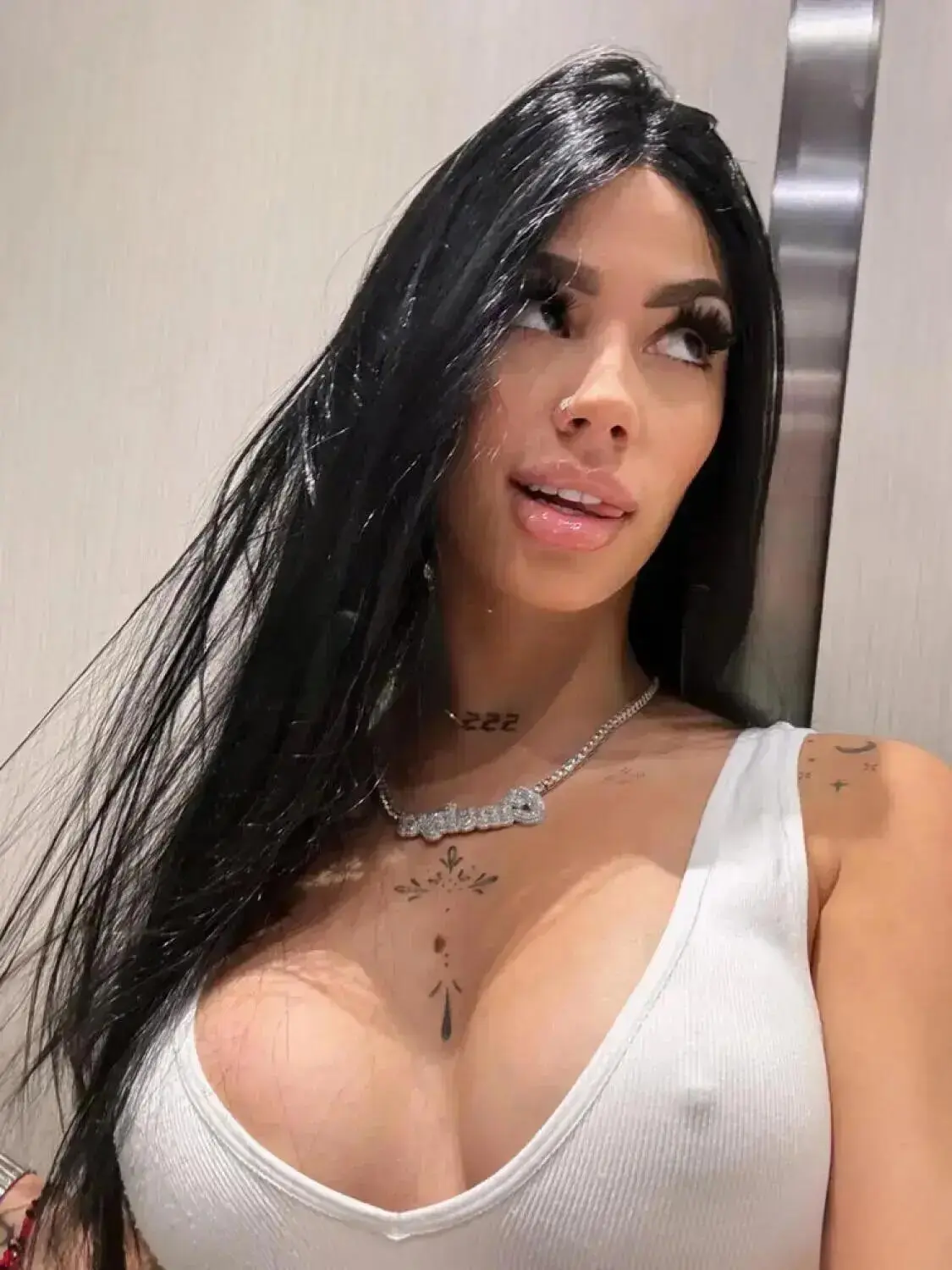 Escort Model Nicole