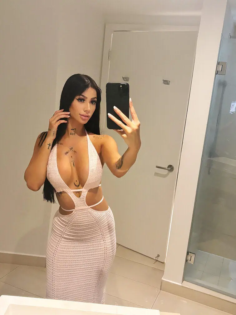 Escort Model Nicole - 5