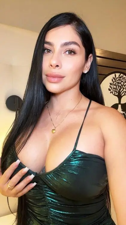 Escort Model Nicole