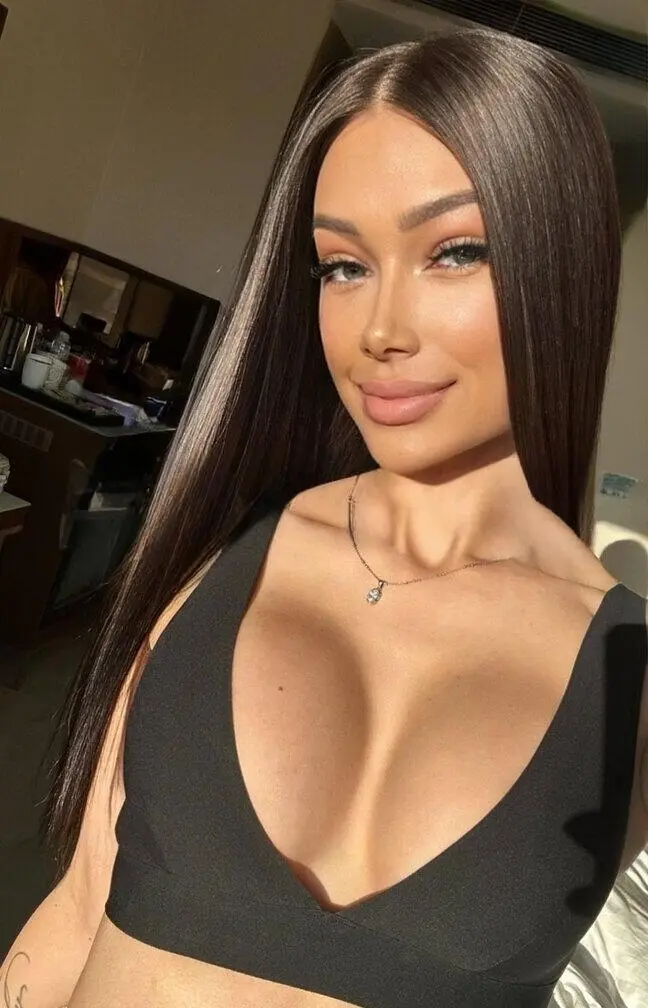 Escort Model Nicole