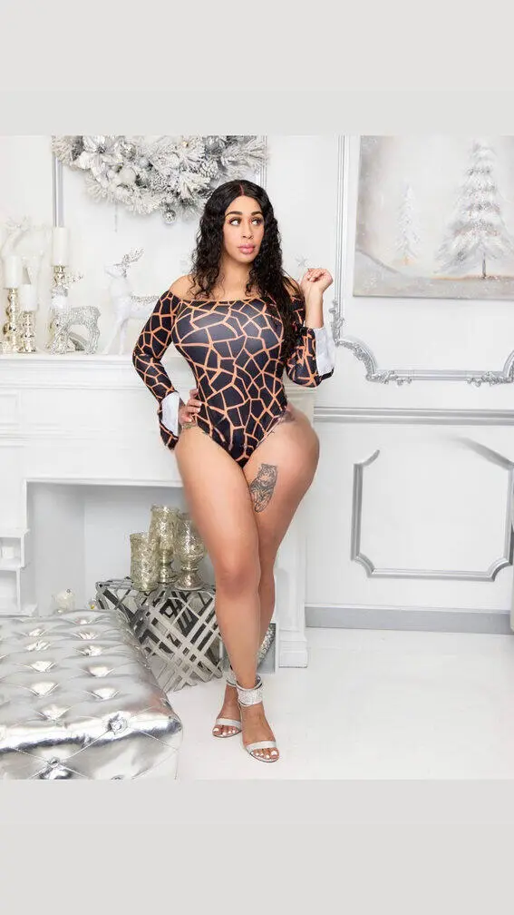 Escort Model Nona Malone