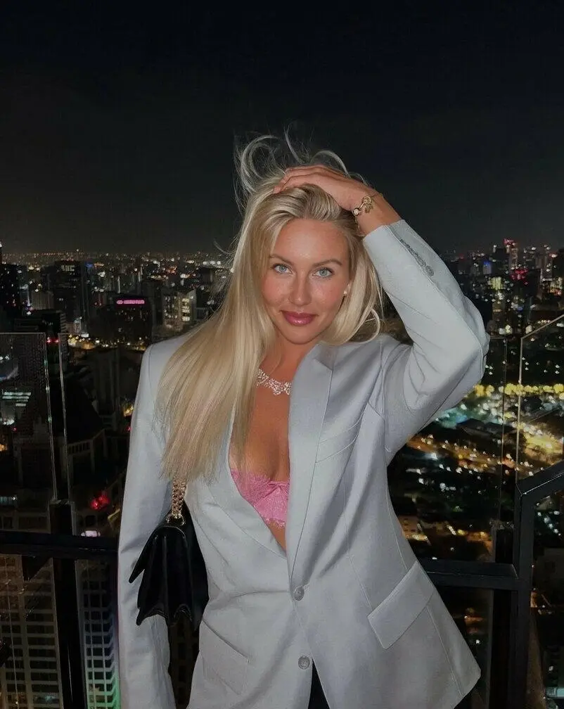 Escort Model Olivia