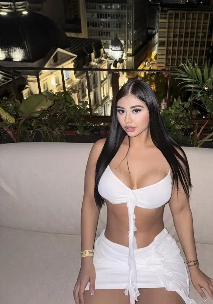 Escort Model Paola - 2