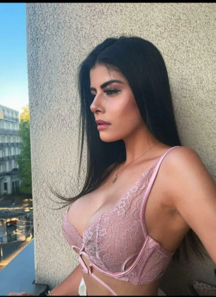 Escort Model Paula - 3