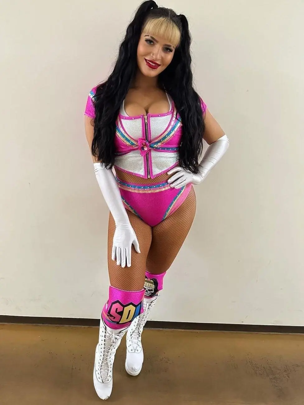 Escort Model Persia Pirotta - 5