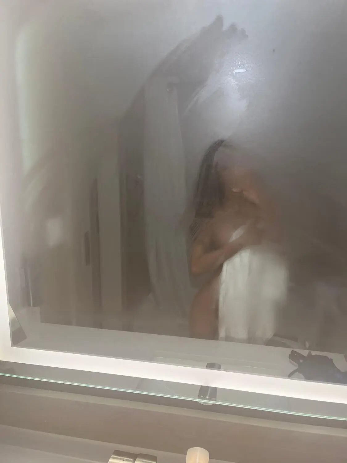 Escort Model Peyton Petite - 2