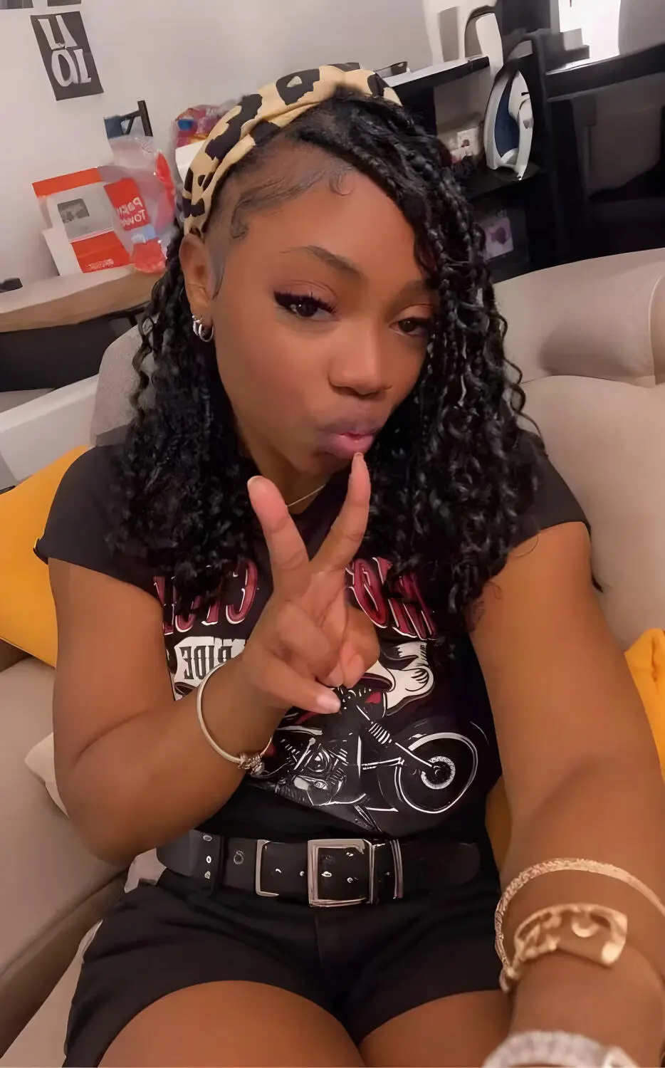 Escort Model PrettyQueen - 2