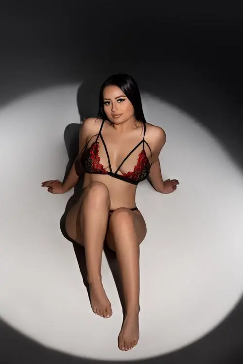 Escort Model Remierosee