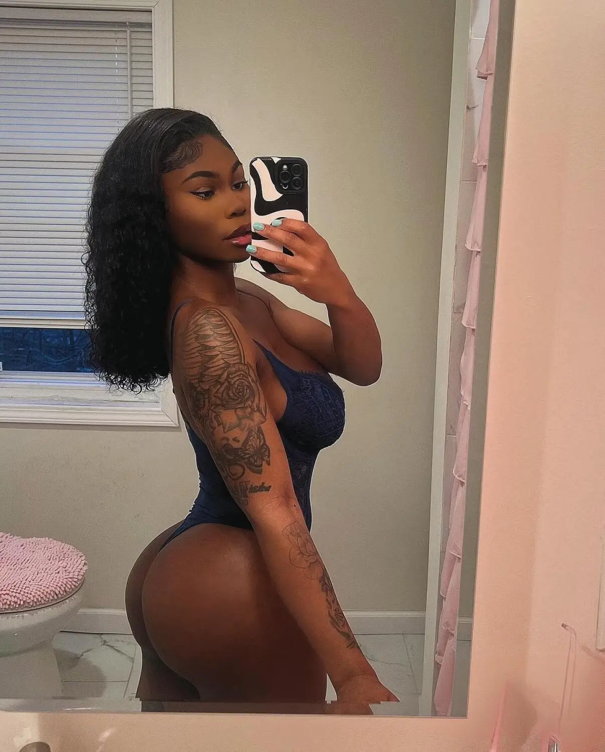 Escort Model RIRI