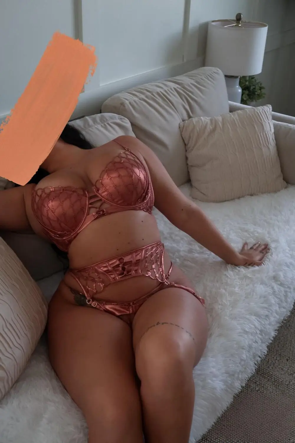 Escort Model Roxanne Ray