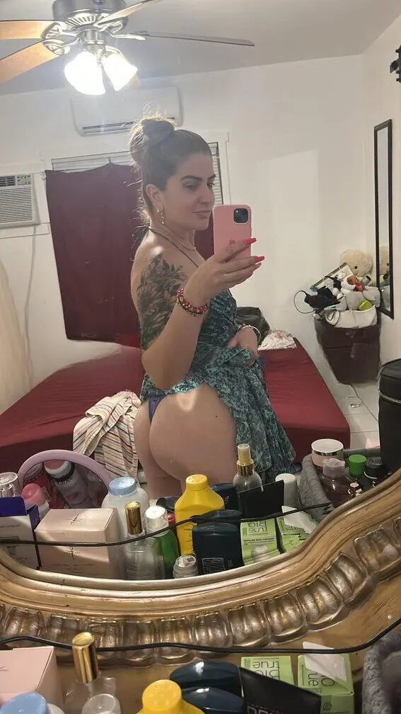 Escort Model Samantha - 4