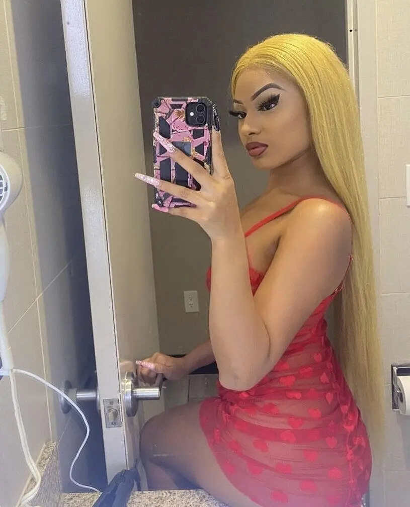 Escort Model Sasha Banks - 2
