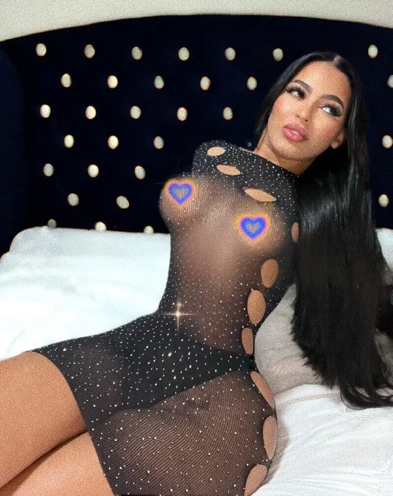 Escort Model Scarlett
