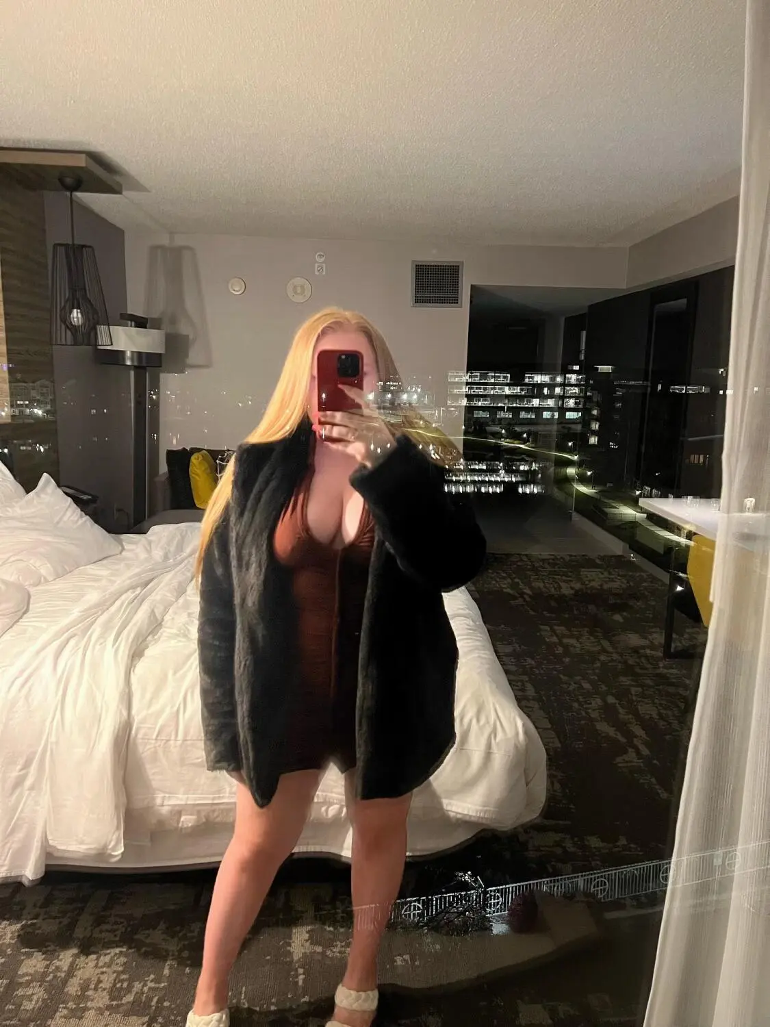 Escort Model Scarlett Harlow - 3