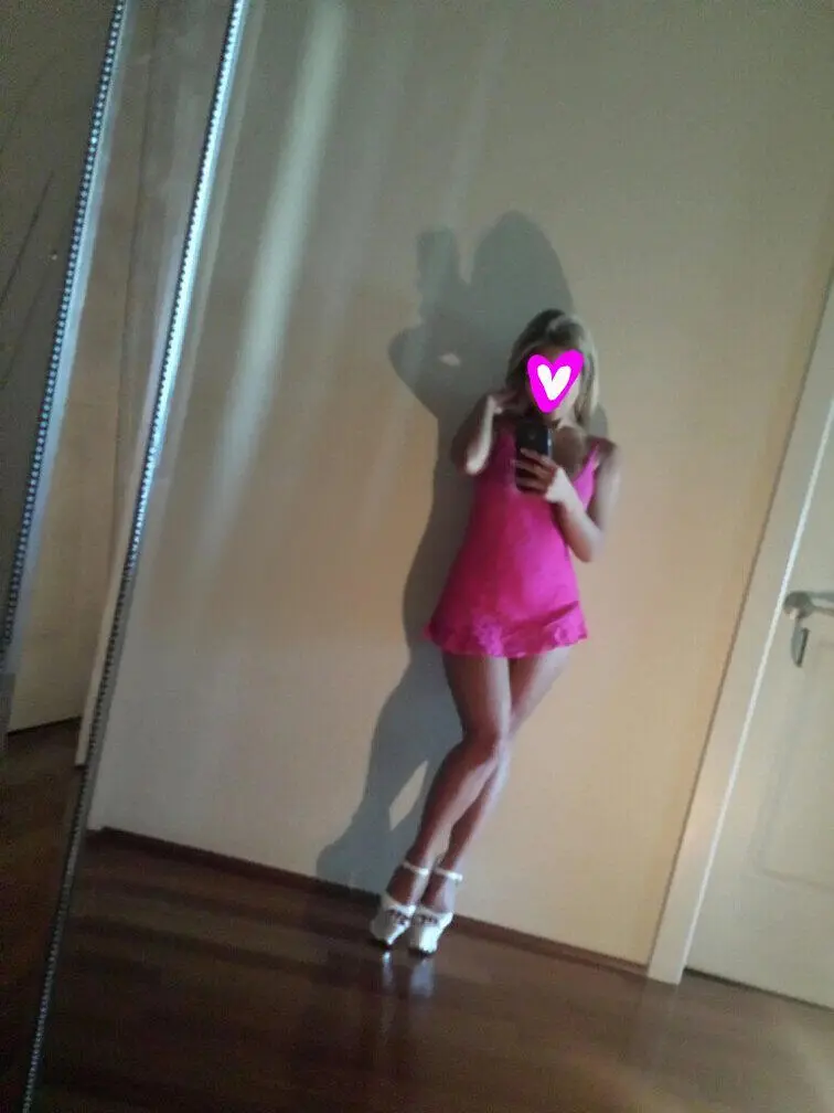 Escort Model Selina - 4