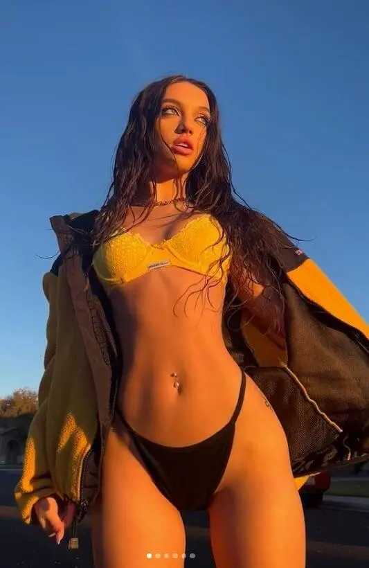 Escort Model Senya Hardin - 6