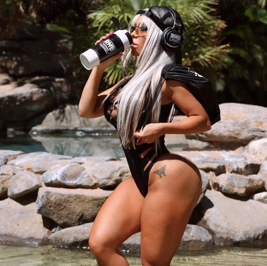 Escort Model Sexy Barbie - 4