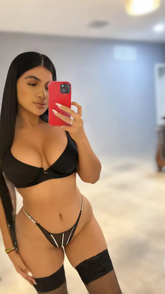 Escort Model Shailow